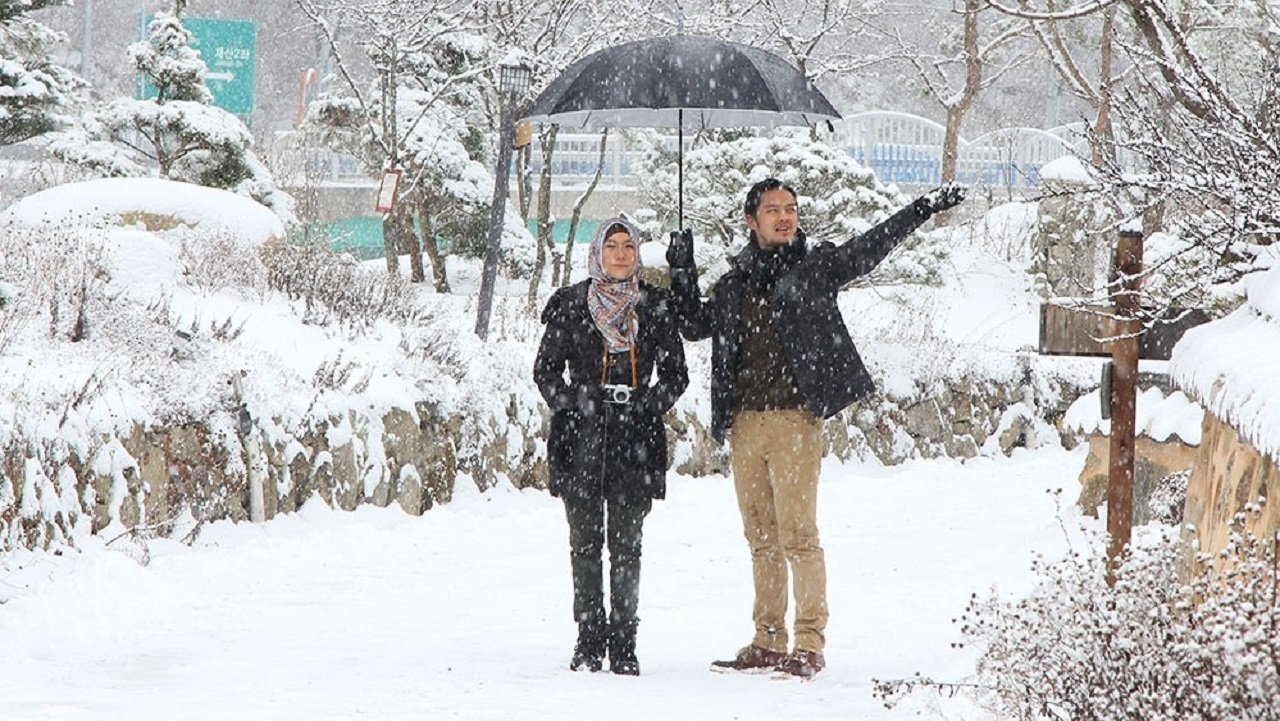 Jilbab Traveler: Love Sparks in Korea|Jilbab Traveler: Love Sparks in Korea
