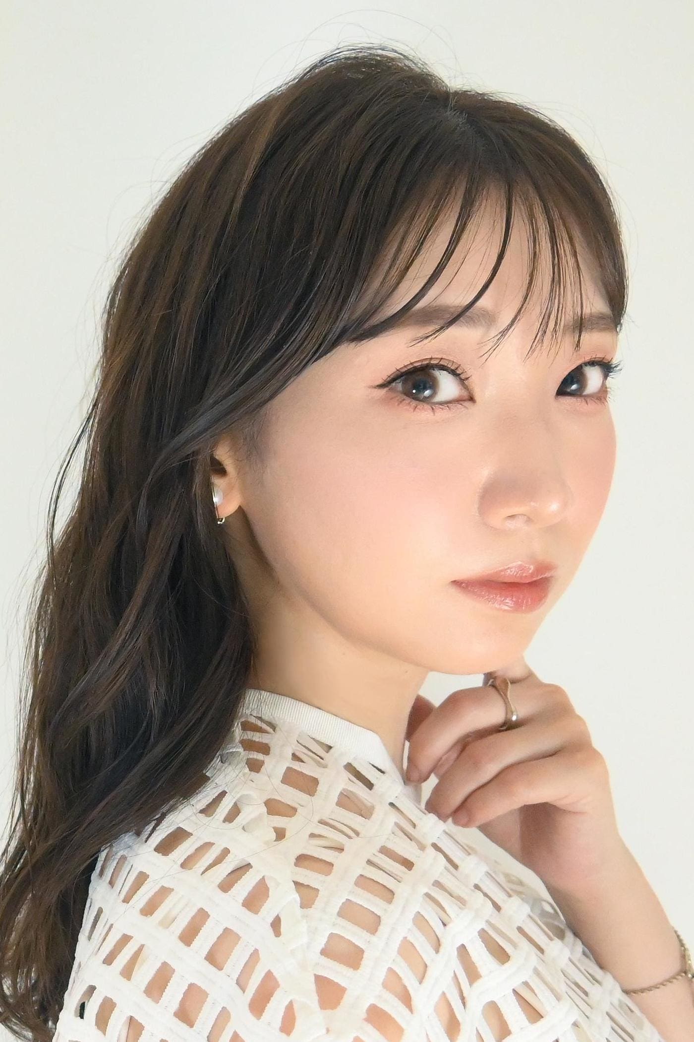 بازیگر 井上麻里奈  