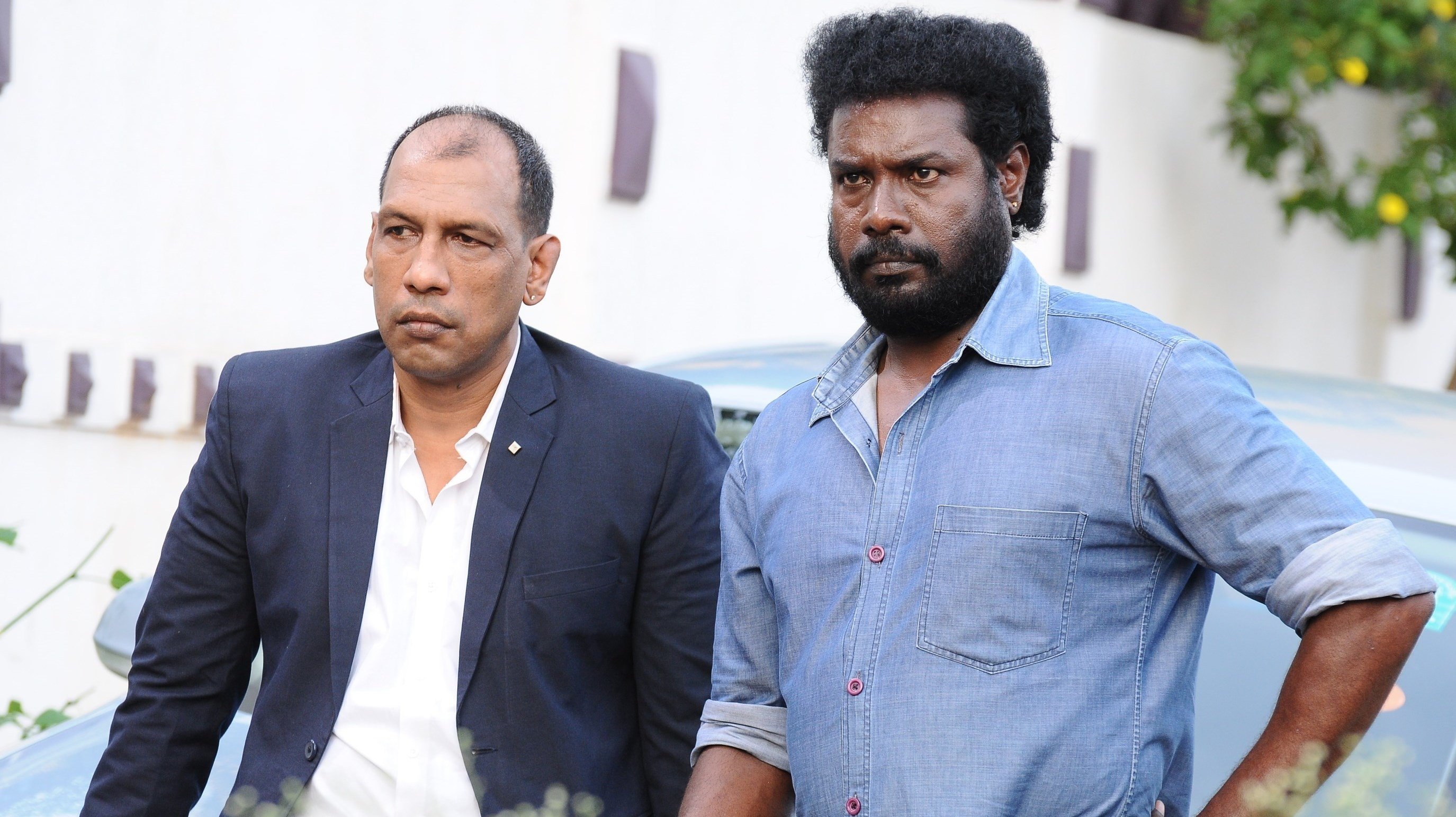ஜுலியும் 4 பேரும்|ஜுலியும் 4 பேரும்