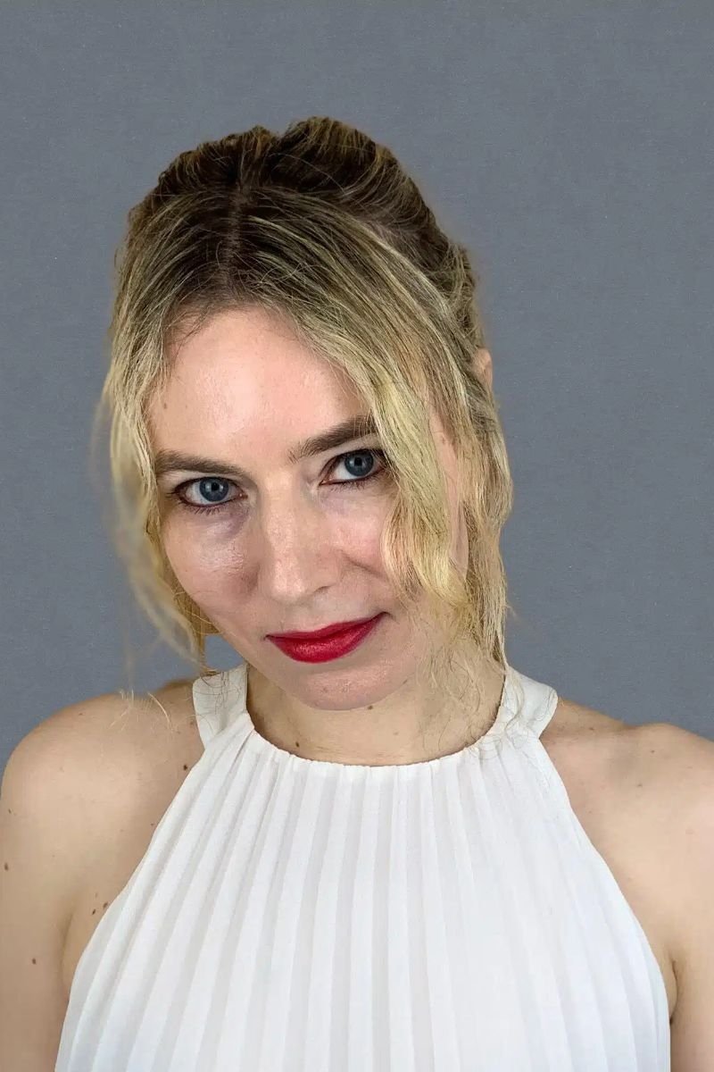 بازیگر Sophie Flack  