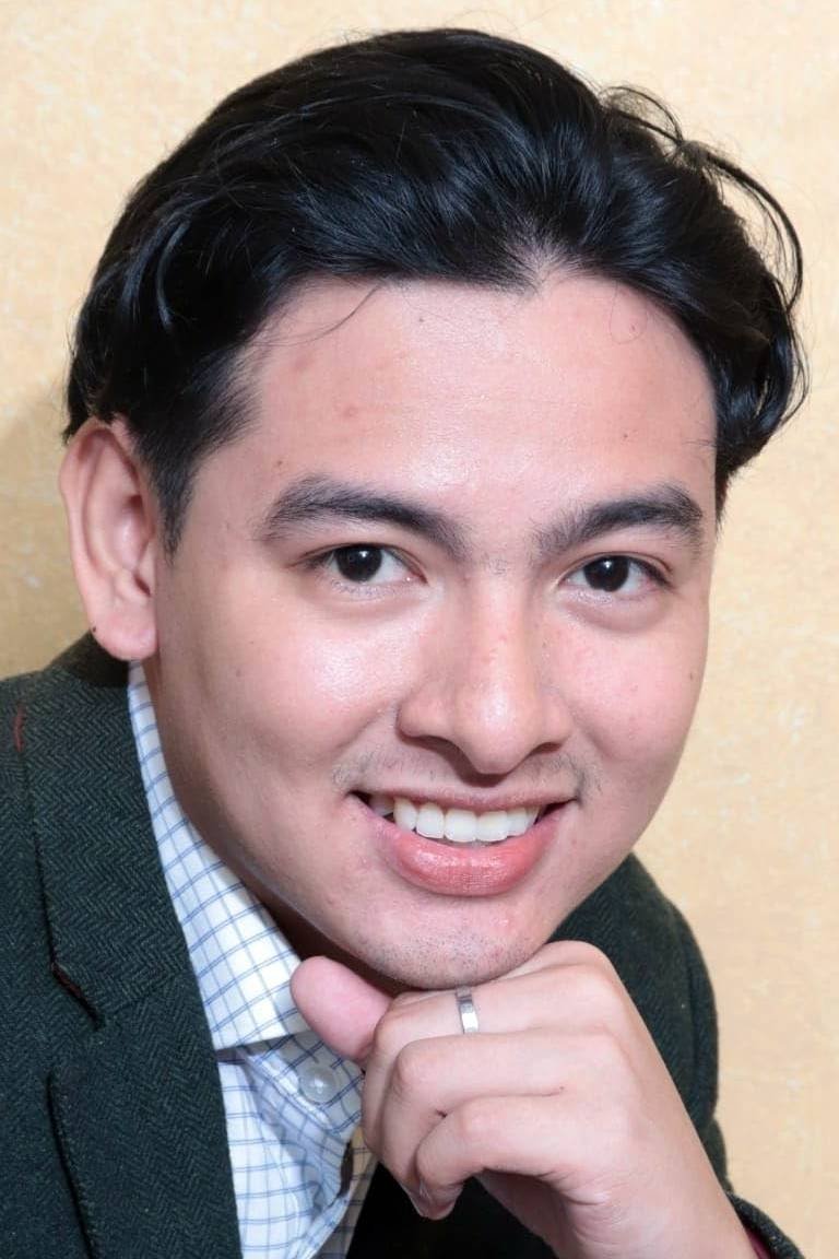 بازیگر Jero Flores  