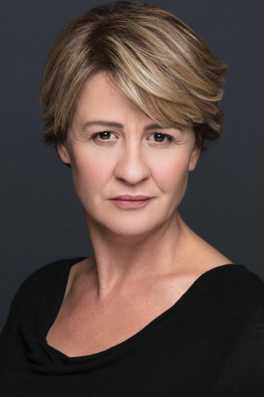 بازیگر Hülya Gülşen Irmak  