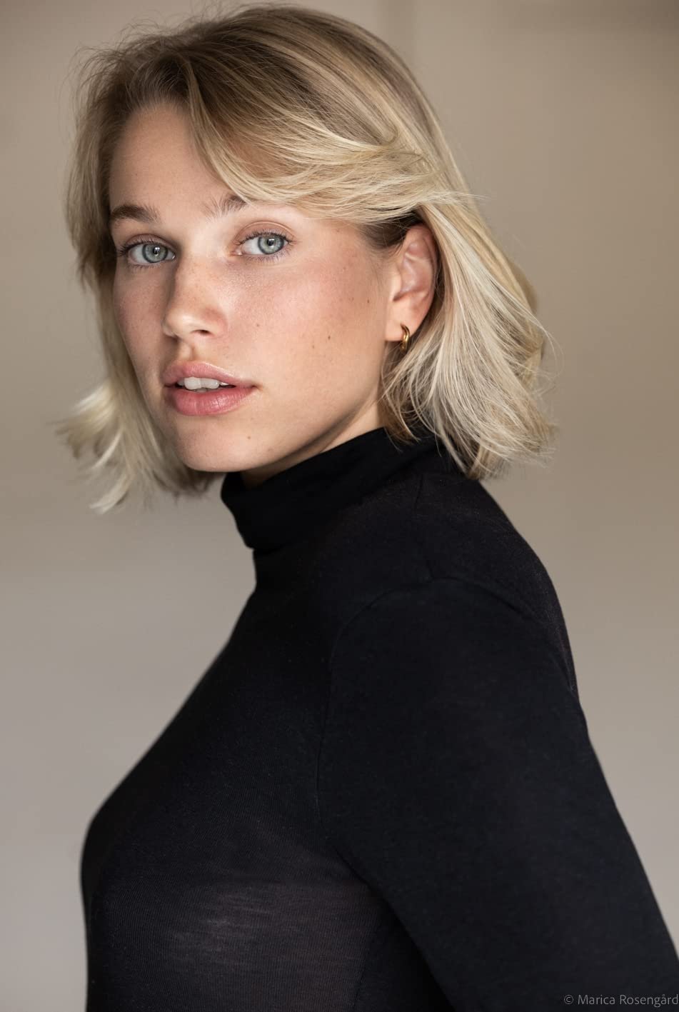 بازیگر Thea Sofie Loch Næss  