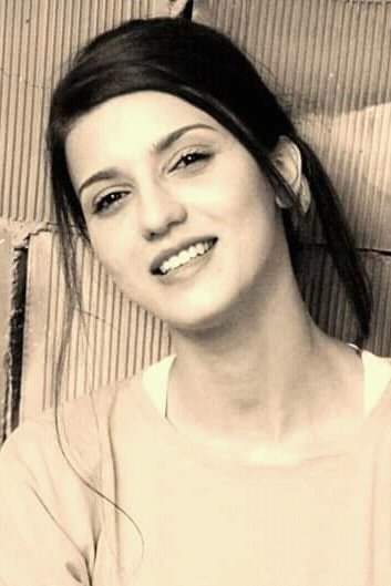 بازیگر Duyğu Dəvəli  