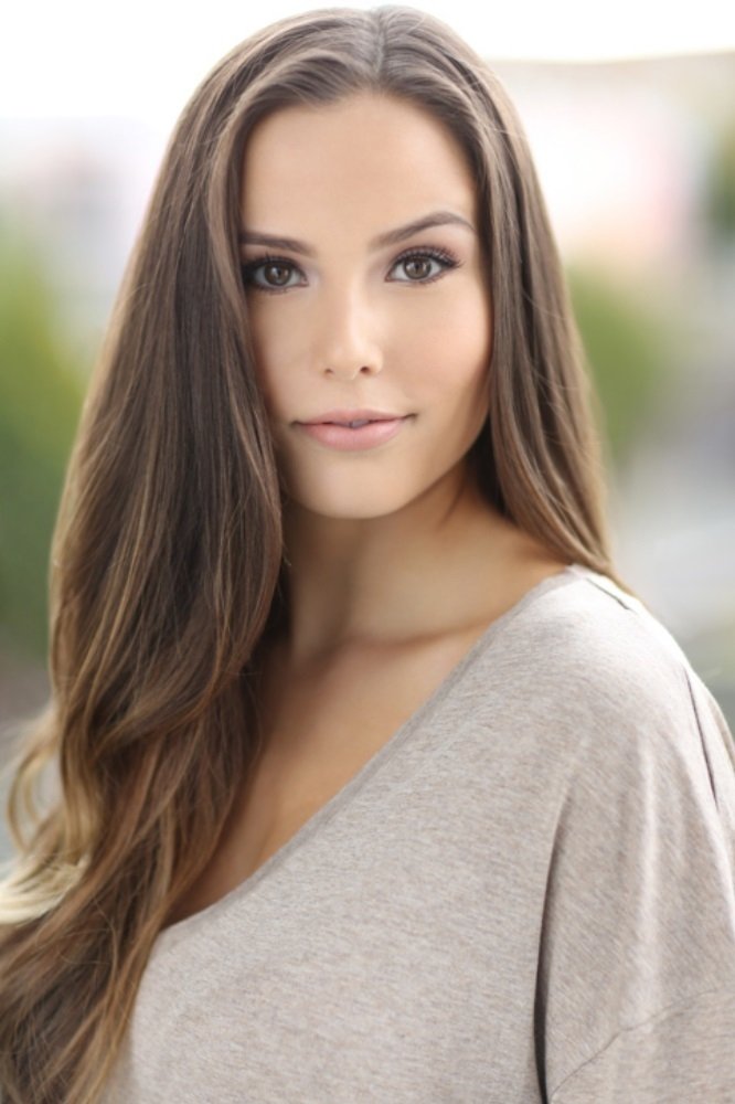 بازیگر Zoe Fraser  