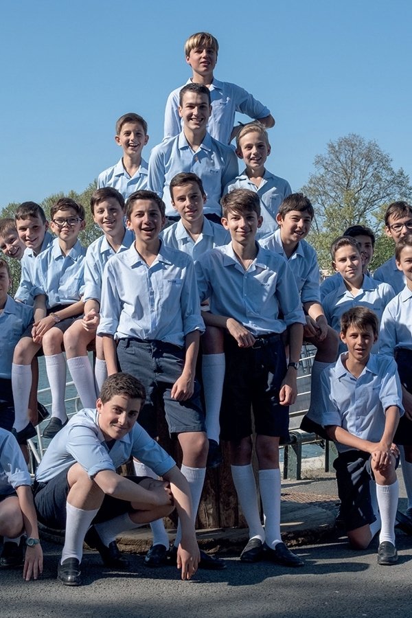 بازیگر Les Petits Chanteurs à la Croix de Bois  