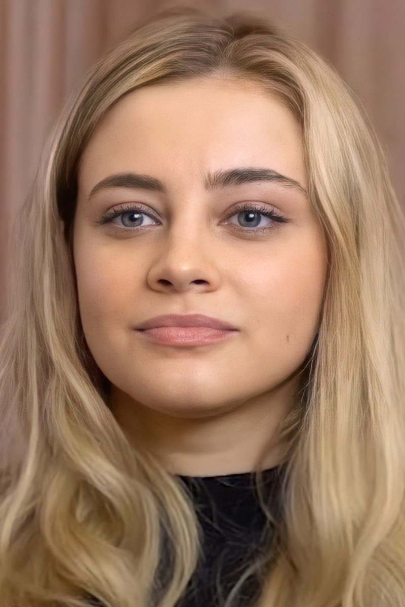بازیگر Josephine Langford  