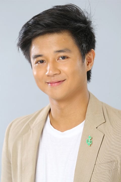 بازیگر Yves Flores  