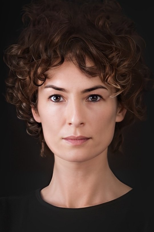 بازیگر Özlem Düvencioğlu  