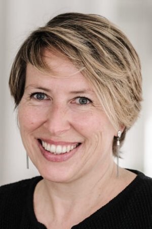 بازیگر Caroline Gennez  