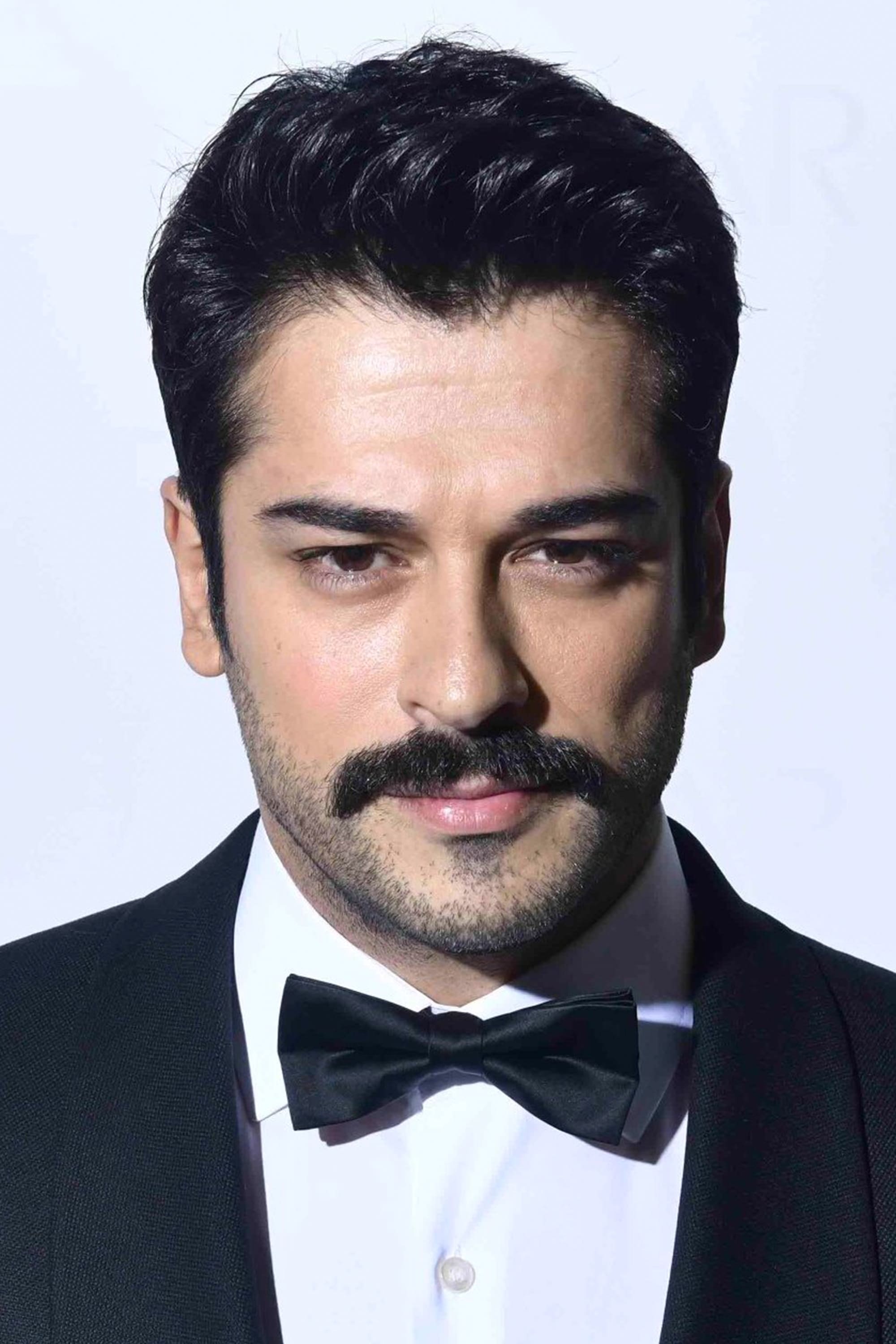 بازیگر Burak Özçivit  