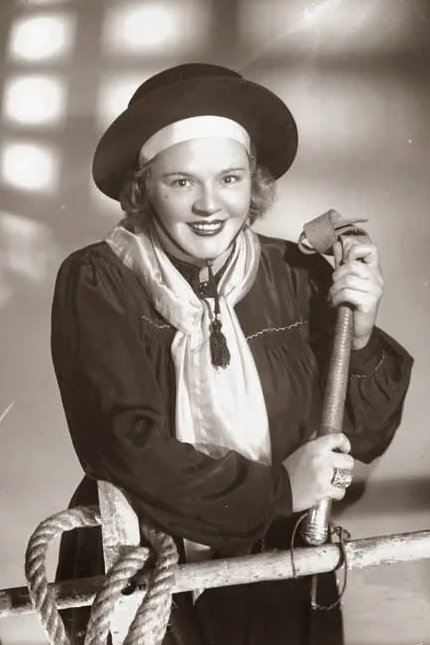 بازیگر Azucena Maizani  