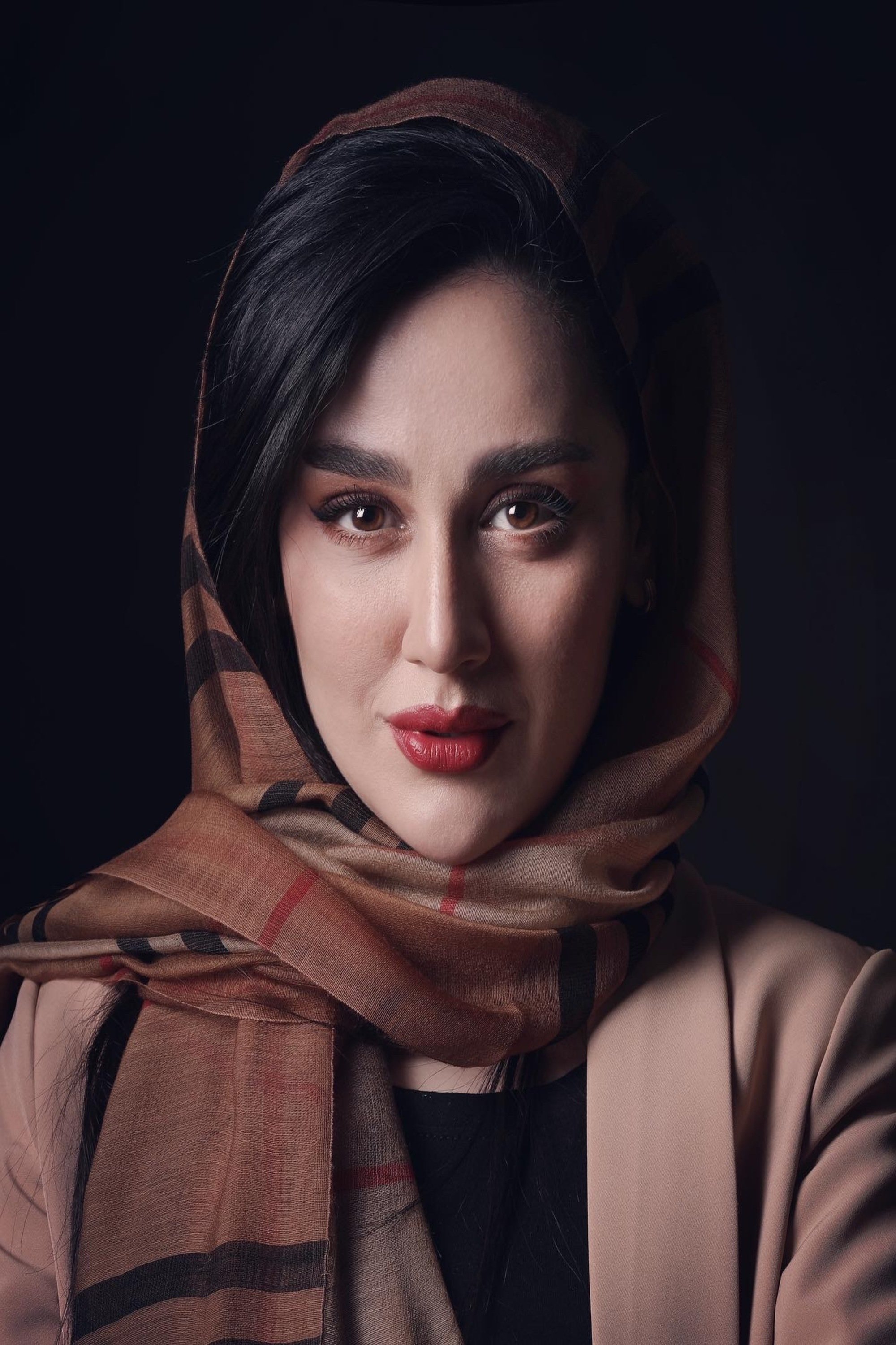 بازیگر Mitra Rafee  