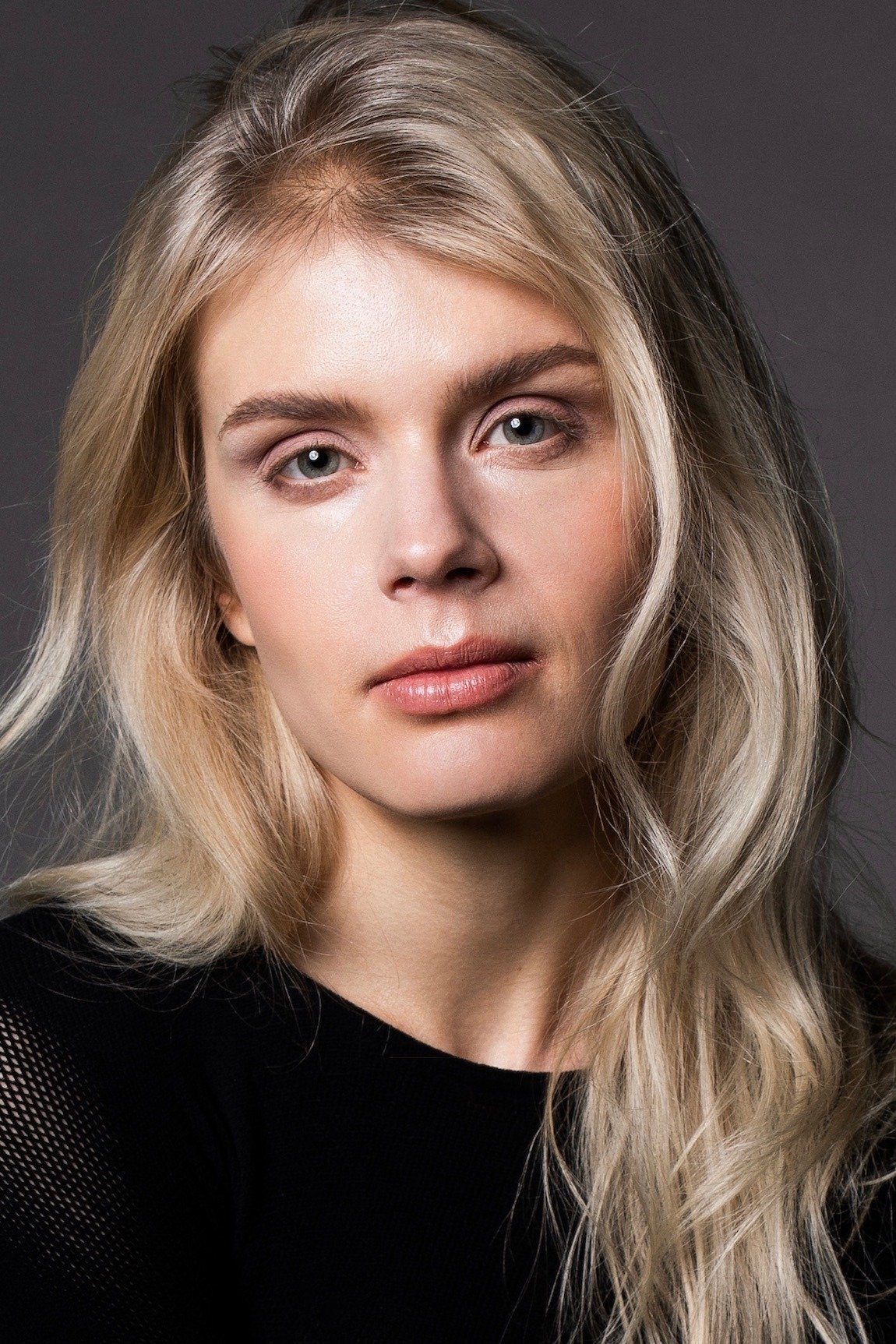 بازیگر Alina Tomnikov  