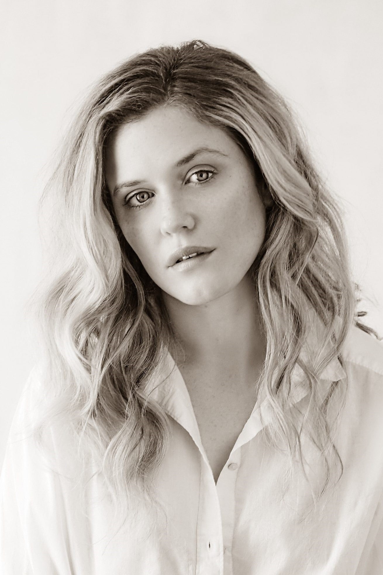 بازیگر Harriet Dyer  