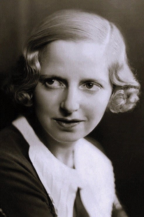 بازیگر Nadine March  