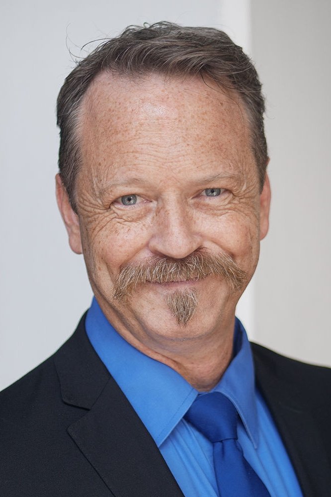 بازیگر Tom Bottelsen  
