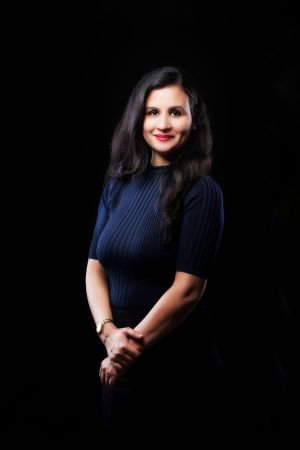 بازیگر Anshulika Kapoor  
