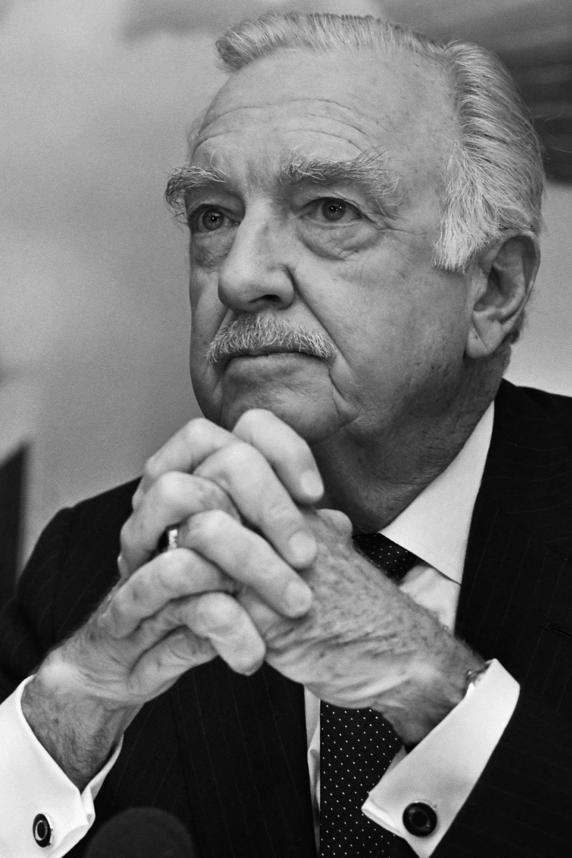 بازیگر Walter Cronkite  