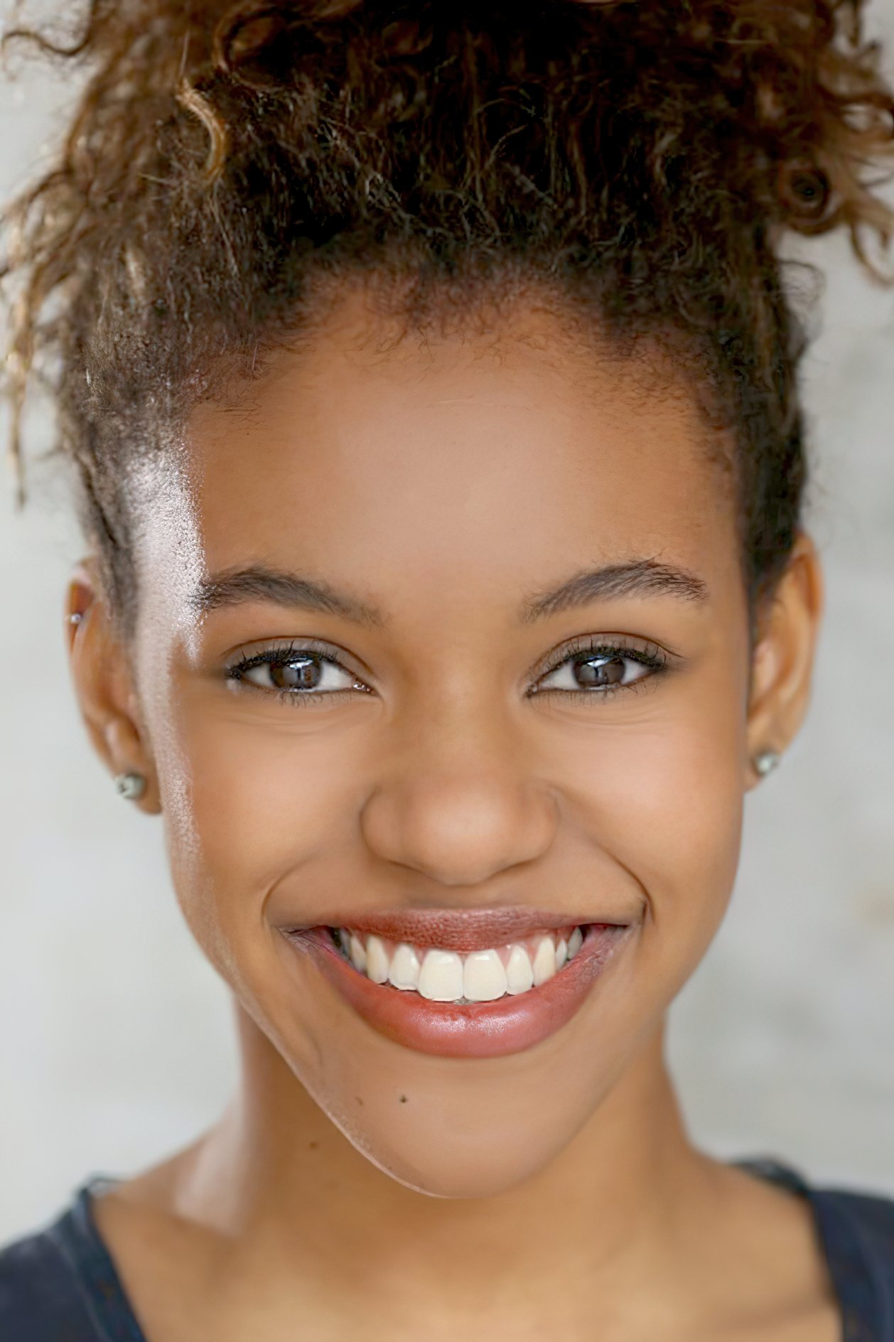 بازیگر Nicole-Lily Baisden  