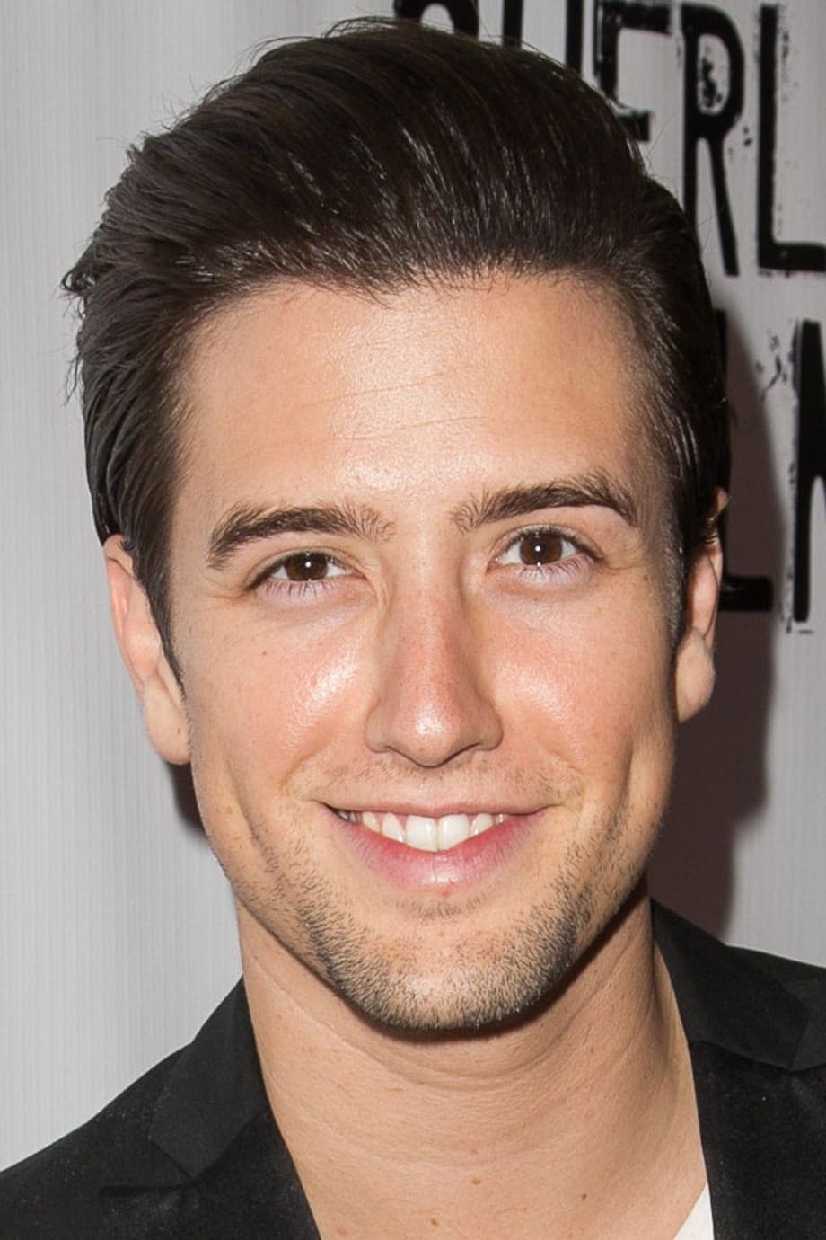 بازیگر Logan Henderson  