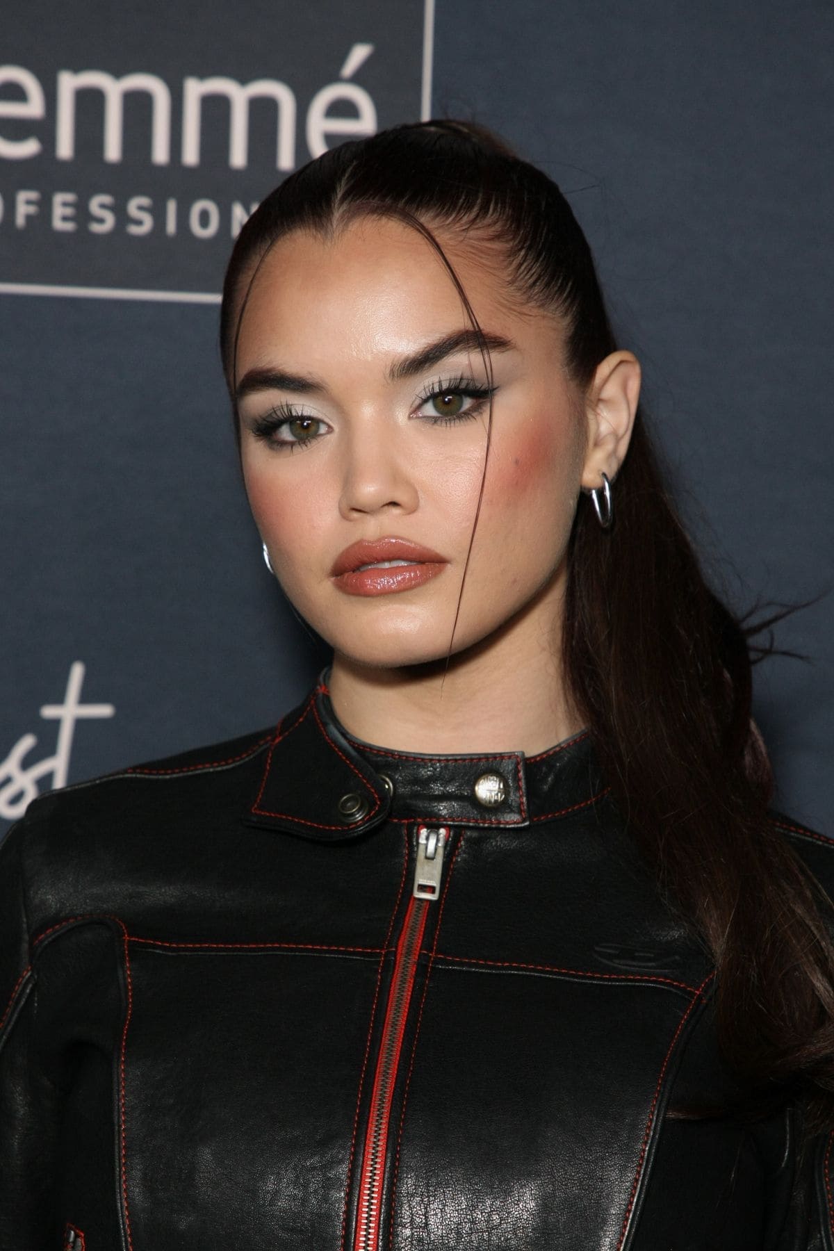 بازیگر Paris Berelc  