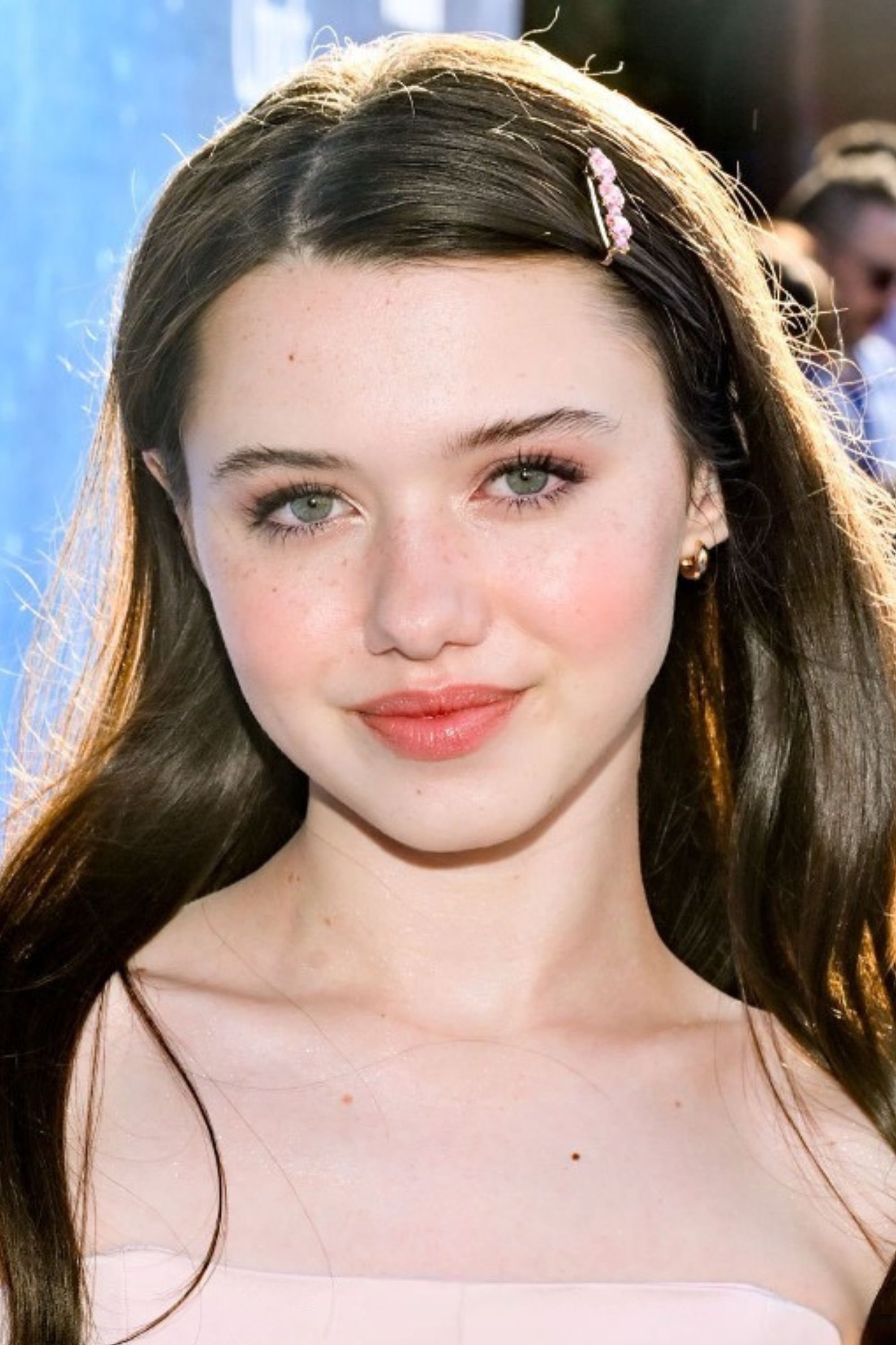 بازیگر Violet McGraw  