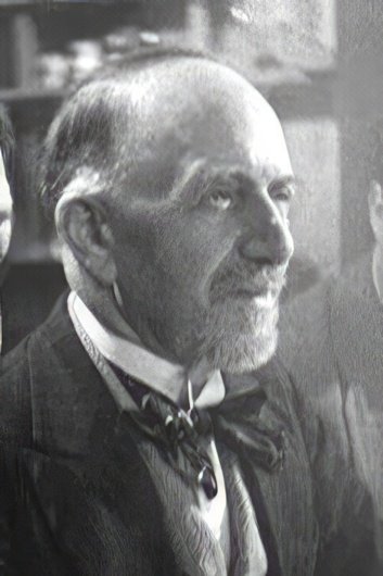 بازیگر Gustave Hamilton  