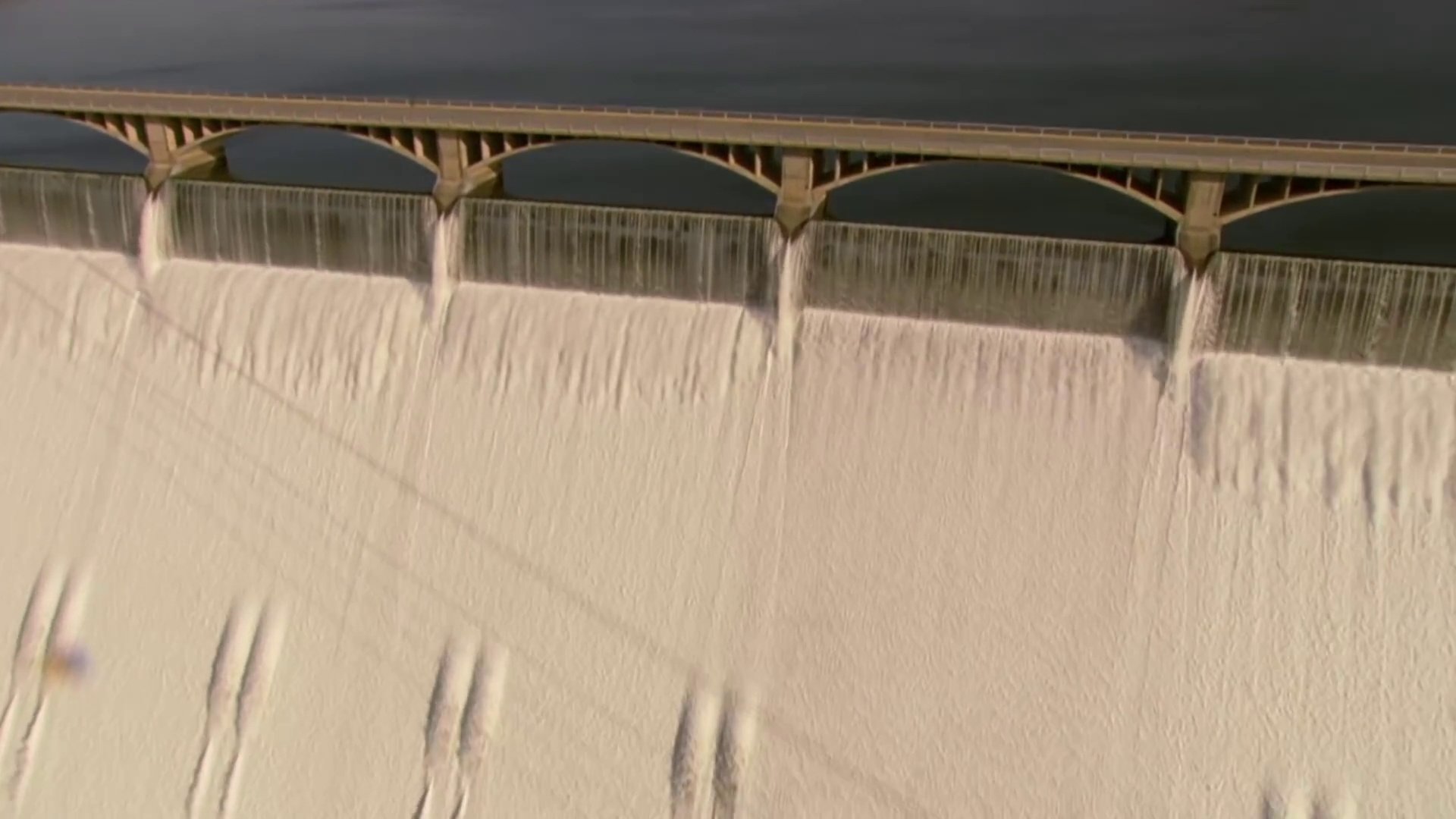 Grand Coulee Dam: A Man-Made Marvel|Grand Coulee Dam: A Man-Made Marvel