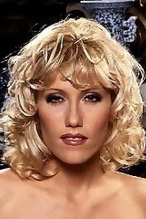 بازیگر Ariane Bellamar  