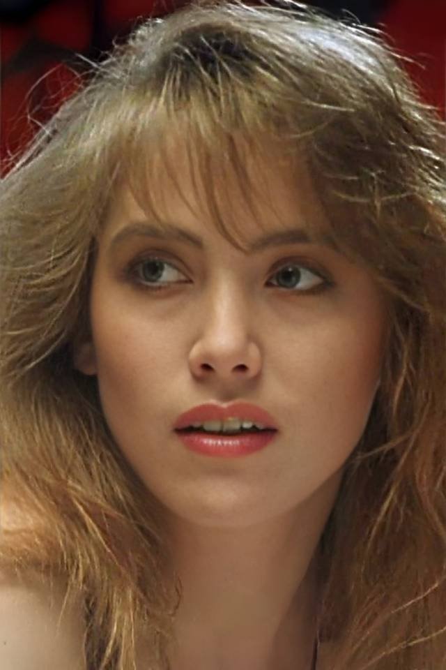 بازیگر Katherine Armstrong  