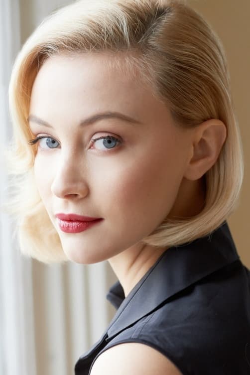 بازیگر Sarah Gadon  