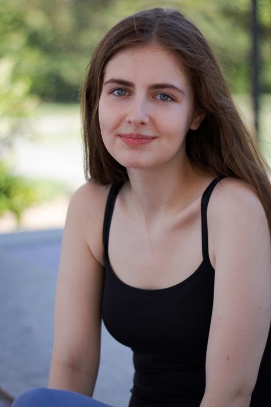بازیگر Alyssa Grace Adams  
