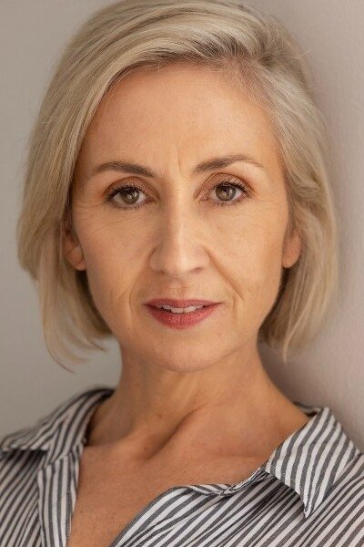 بازیگر Renee Lyons  