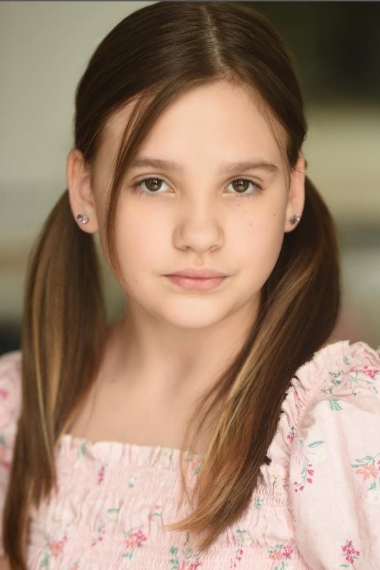 بازیگر Arya Posey  