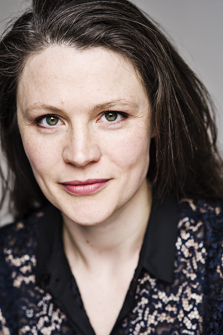 بازیگر Nicola Campbell  