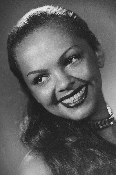 بازیگر Salomé Parisio  