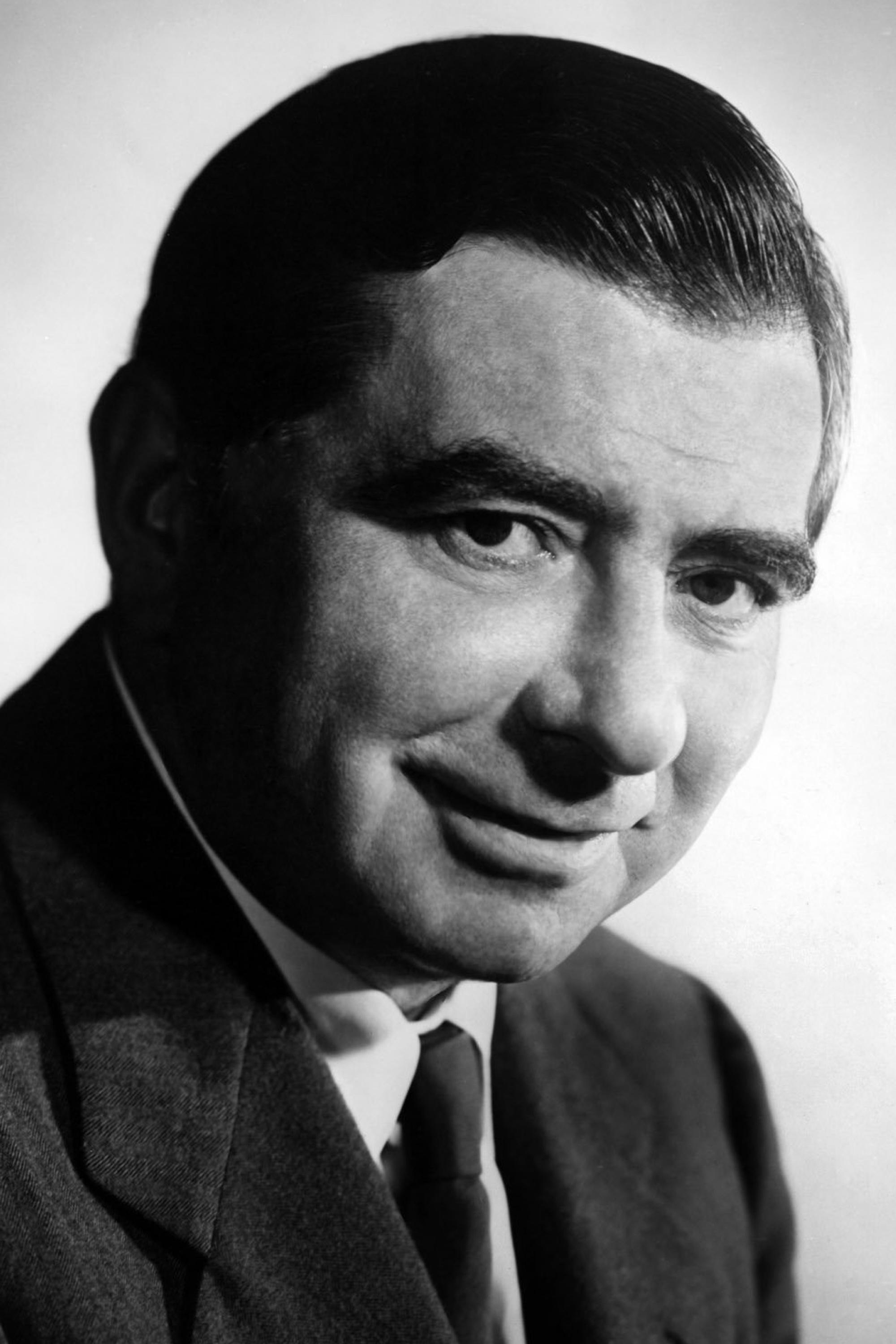 بازیگر Robert Newton  