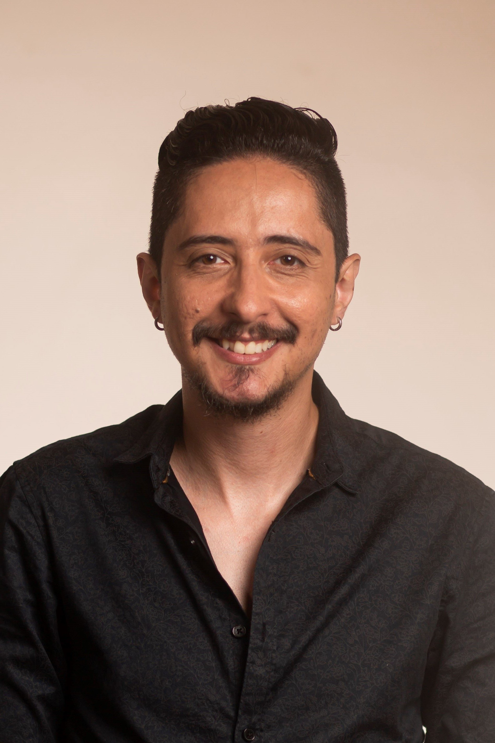 بازیگر Silvio Gonzalez  