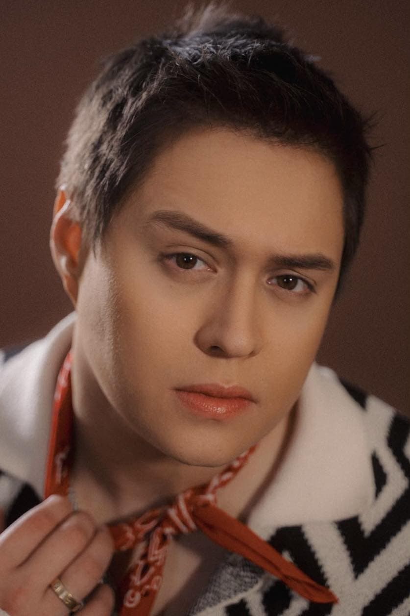 بازیگر Enrique Gil  