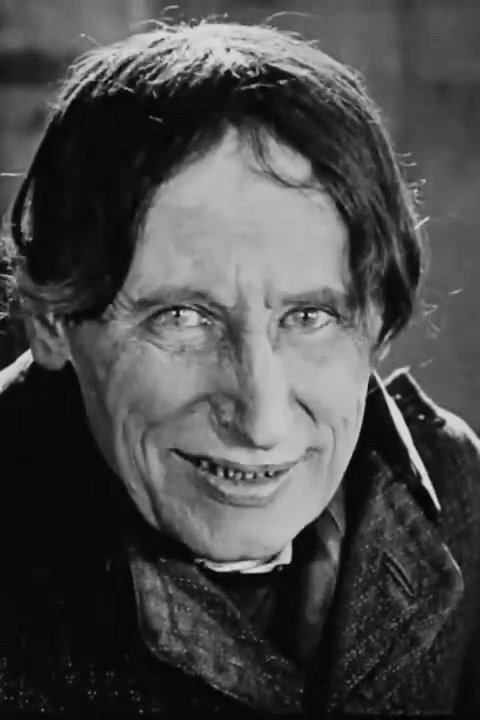 بازیگر Cinq-Léon  