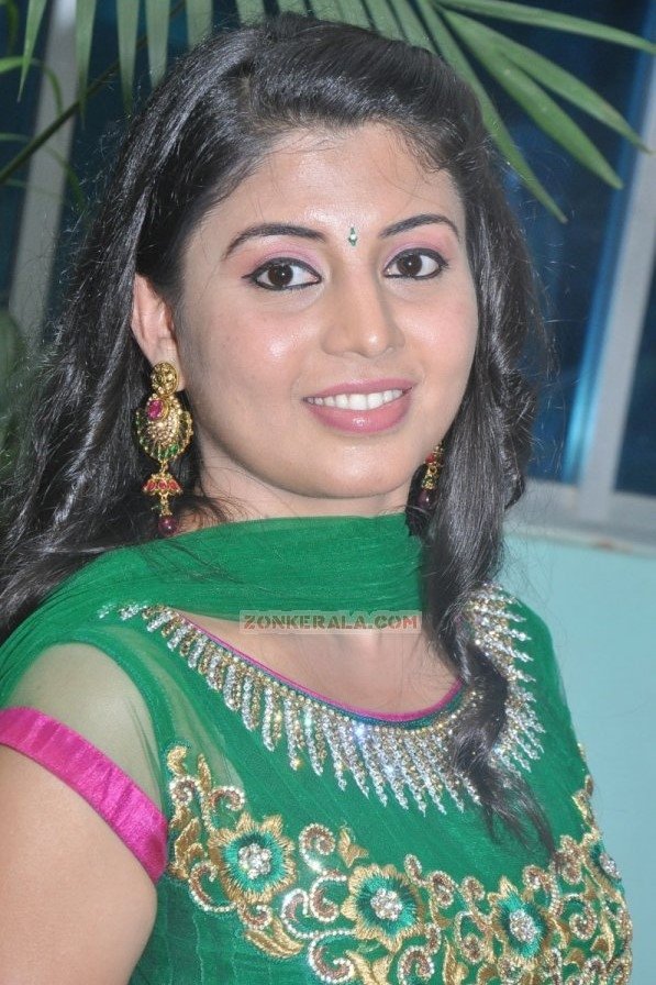 بازیگر Nimisha Suresh  