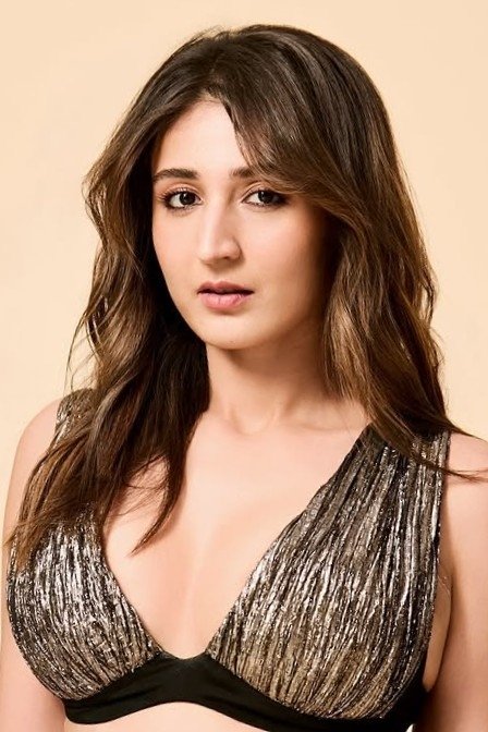 بازیگر Dhvani Bhanushali  