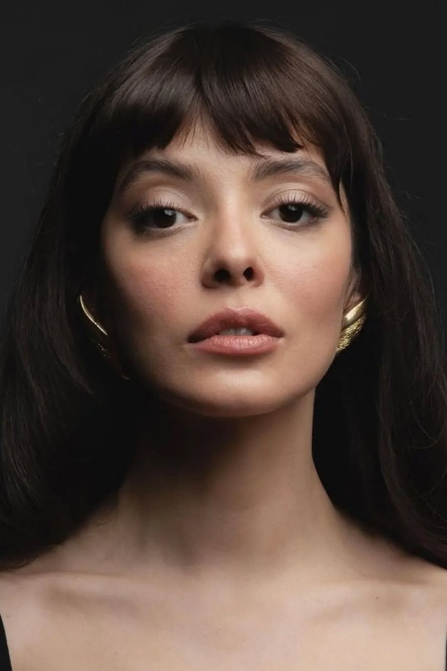 بازیگر Selin Şekerci  