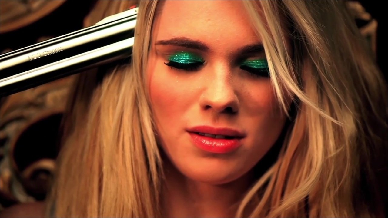 Alice & the White Hair|Alice & the White Hair