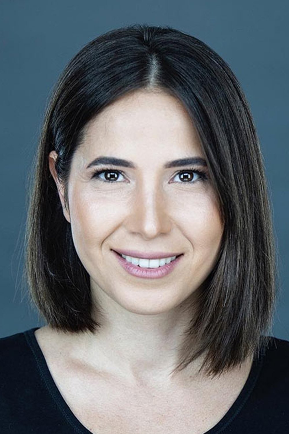 بازیگر Esra Bağışgil  