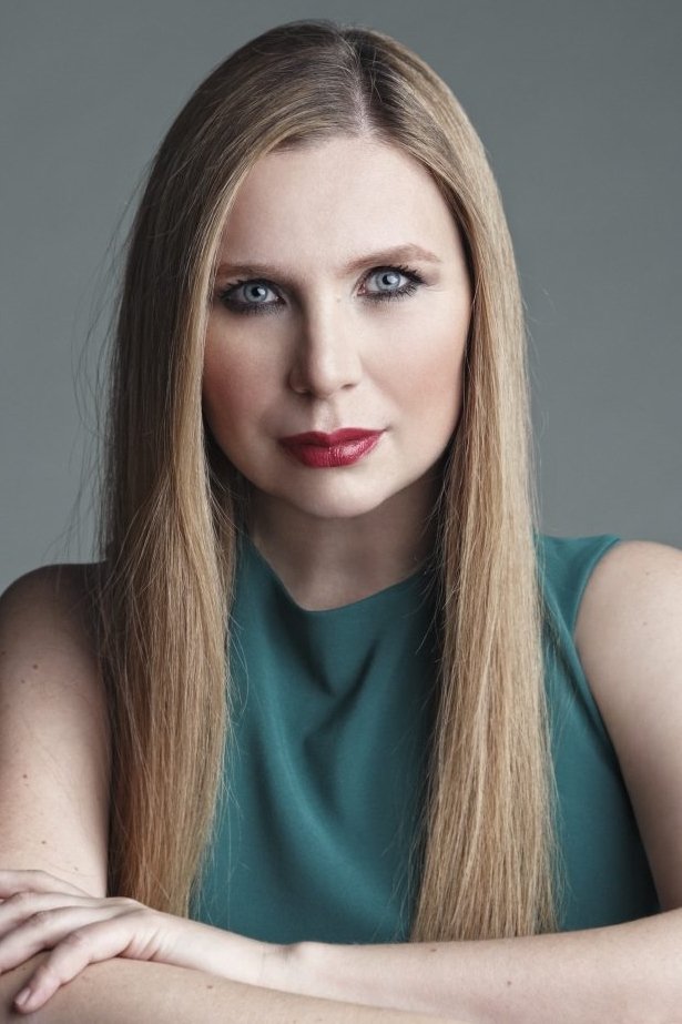 بازیگر Yvette Bozsik  
