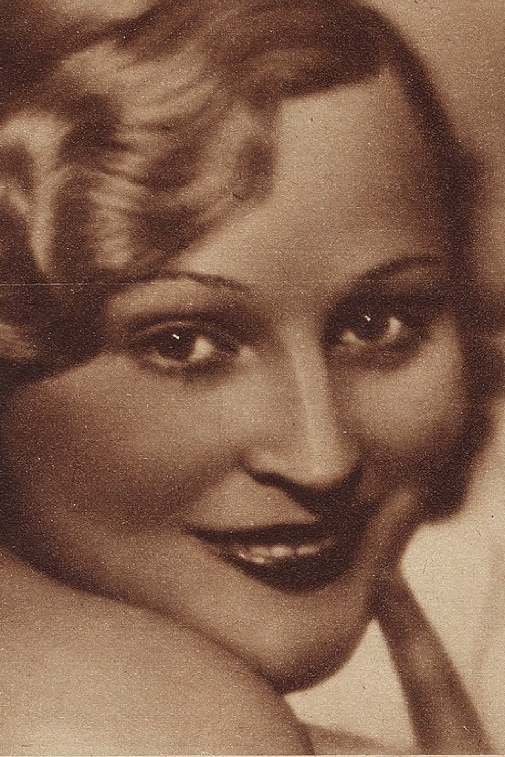 بازیگر Marthe Mussine  
