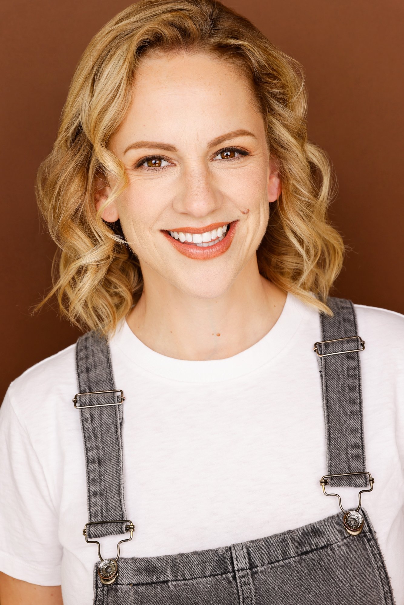 بازیگر Liana Osgood  