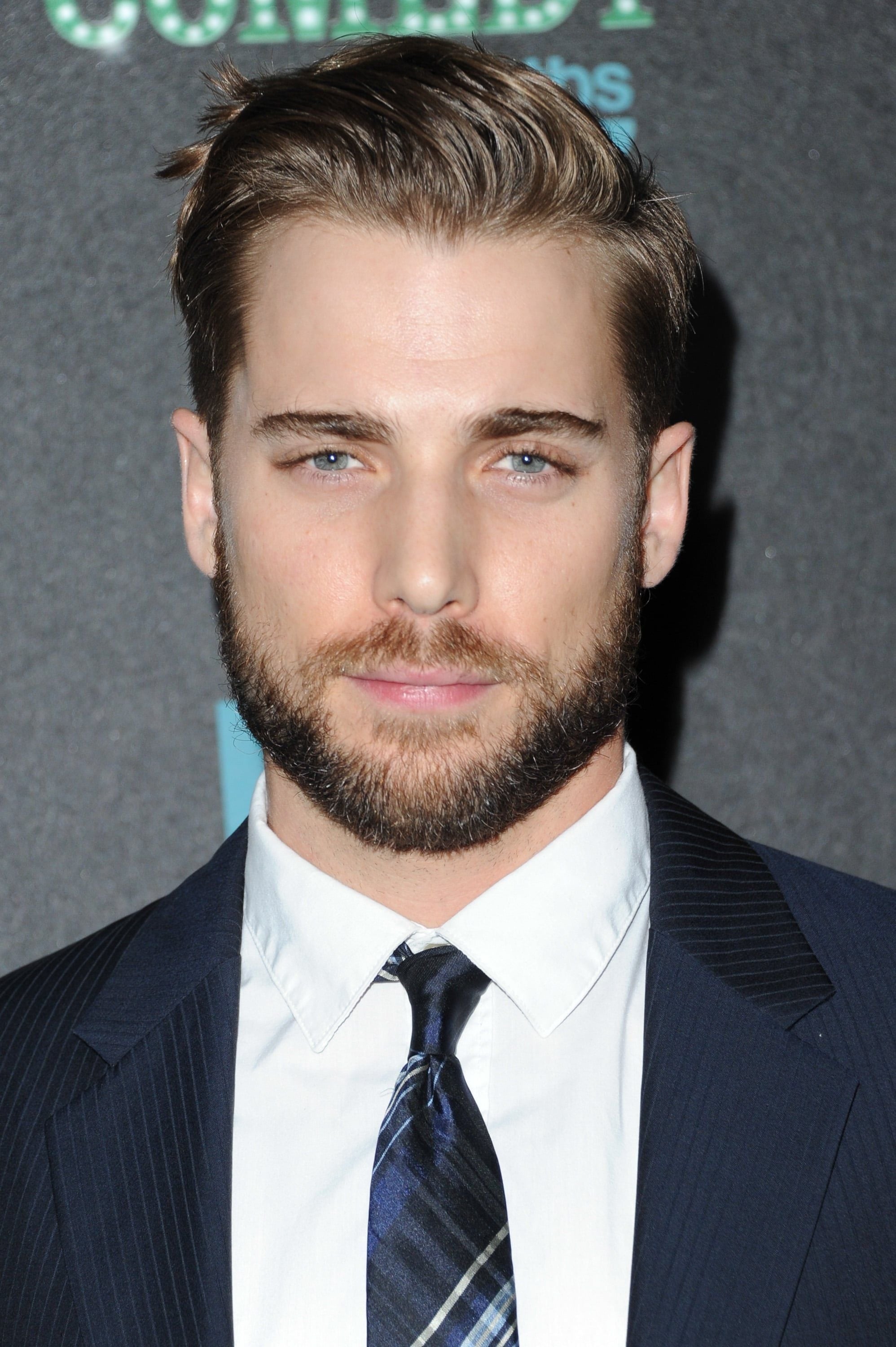 بازیگر Dustin Milligan  